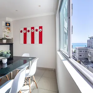 perfect-beachfront-apartments.hotels-capetown.com/