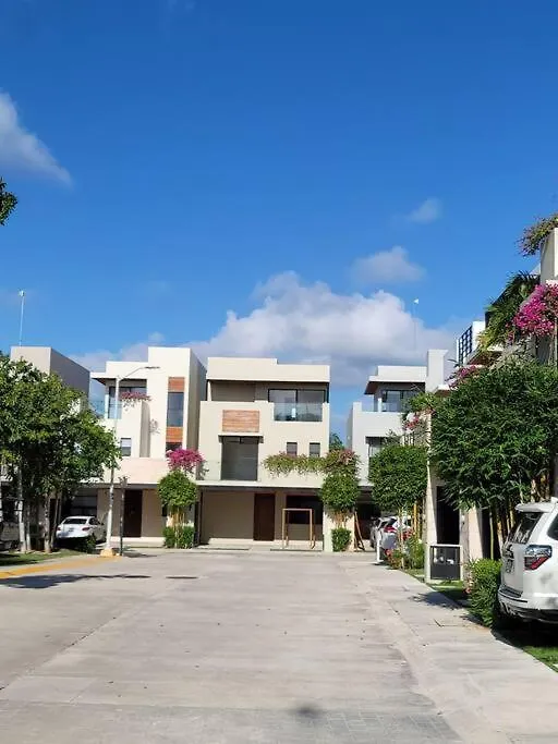Amazing Dream Home In Gated Community Playa del Carmen Holiday home